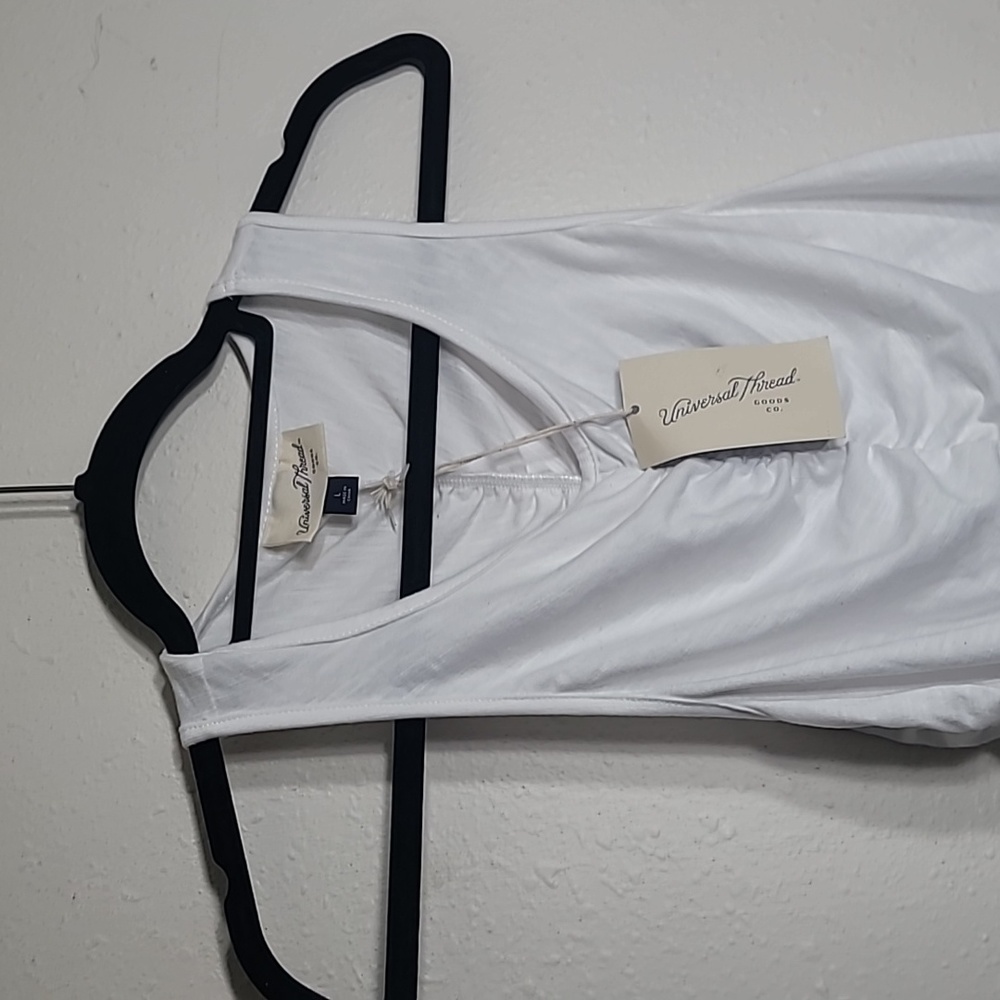 NWT Universal Threads Rouched Tank - Picture 2 of 2